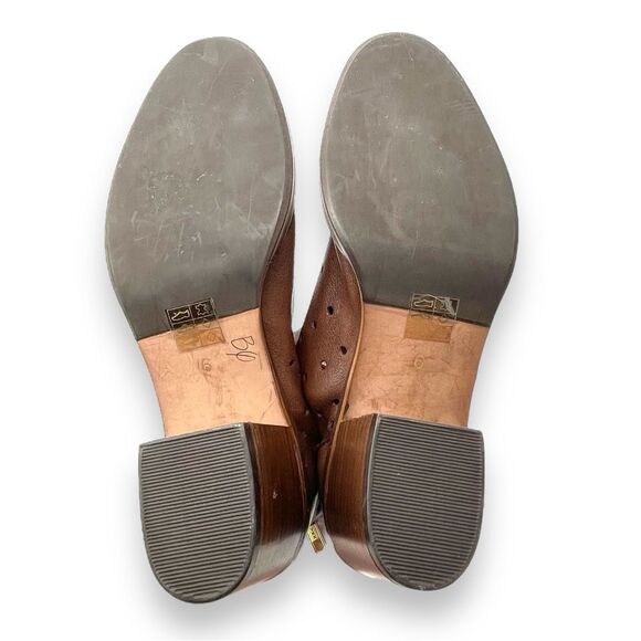 Journee Collection Ulima Leather Block Heel Bootie Walnut Brown Women’s Size 6 - Picture 15 of 16